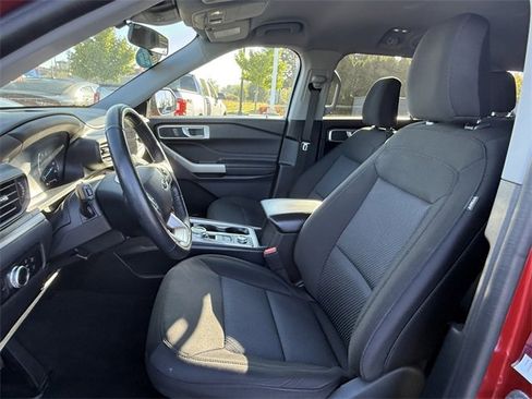 Certified 2023 Ford Explorer XLT w/ Class IV Trailer Tow Package image 6