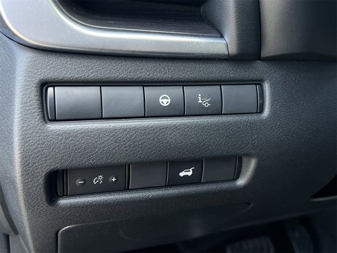 Certified 2023 Nissan Rogue Platinum w/ Platinum Premium Package image 14