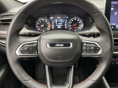 Used 2023 Jeep Compass Trailhawk AWD/4WD image 12