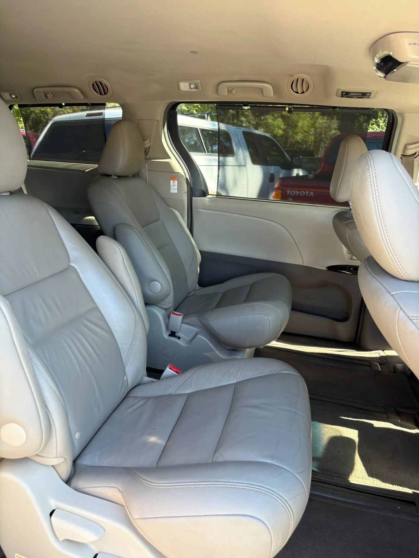 Used 2017 Toyota Sienna XLE AWD/4WD image 31