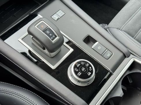 New 2025 Mitsubishi Outlander 4WD Plug-In Hybrid image 28