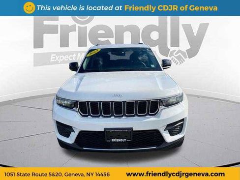 Used 2023 Jeep Grand Cherokee Laredo w/ Luxury Tech Group I image 2