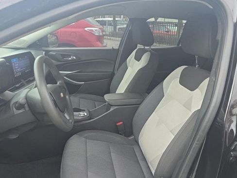 Used 2024 Chevrolet Trax LS FWD image 5