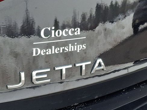 Used 2023 Volkswagen Jetta SE w/ Black Wheel Package image 28