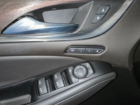 Certified 2023 Buick Enclave Avenir w/ Avenir Technology Package image 6