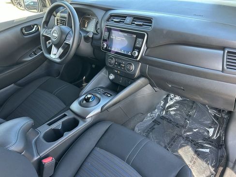 Used 2025 Nissan Leaf S image 8