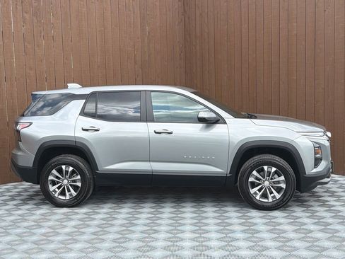 Used 2026 Chevrolet Equinox LT FWD image 13