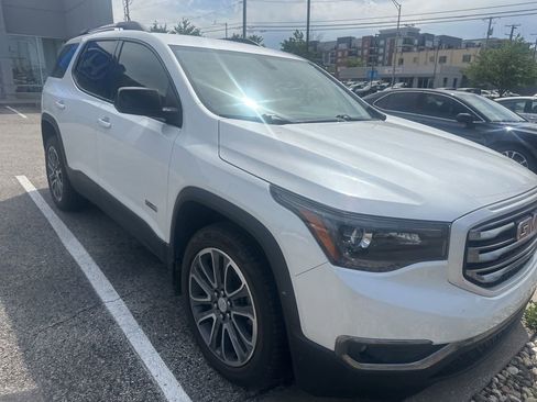 Used 2017 GMC Acadia SLT AWD/4WD image 3