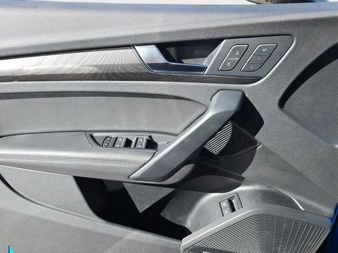 Used 2020 Audi Q5 e Premium Plus w/ Premium Plus Package image 22
