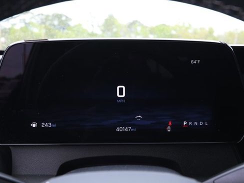 Used 2025 Chevrolet Traverse LT image 12