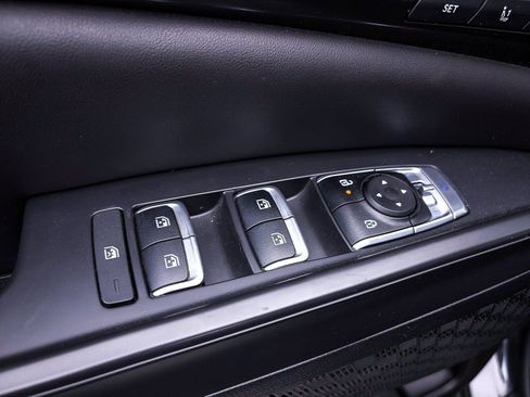 Used 2025 Kia Carnival SX image 18