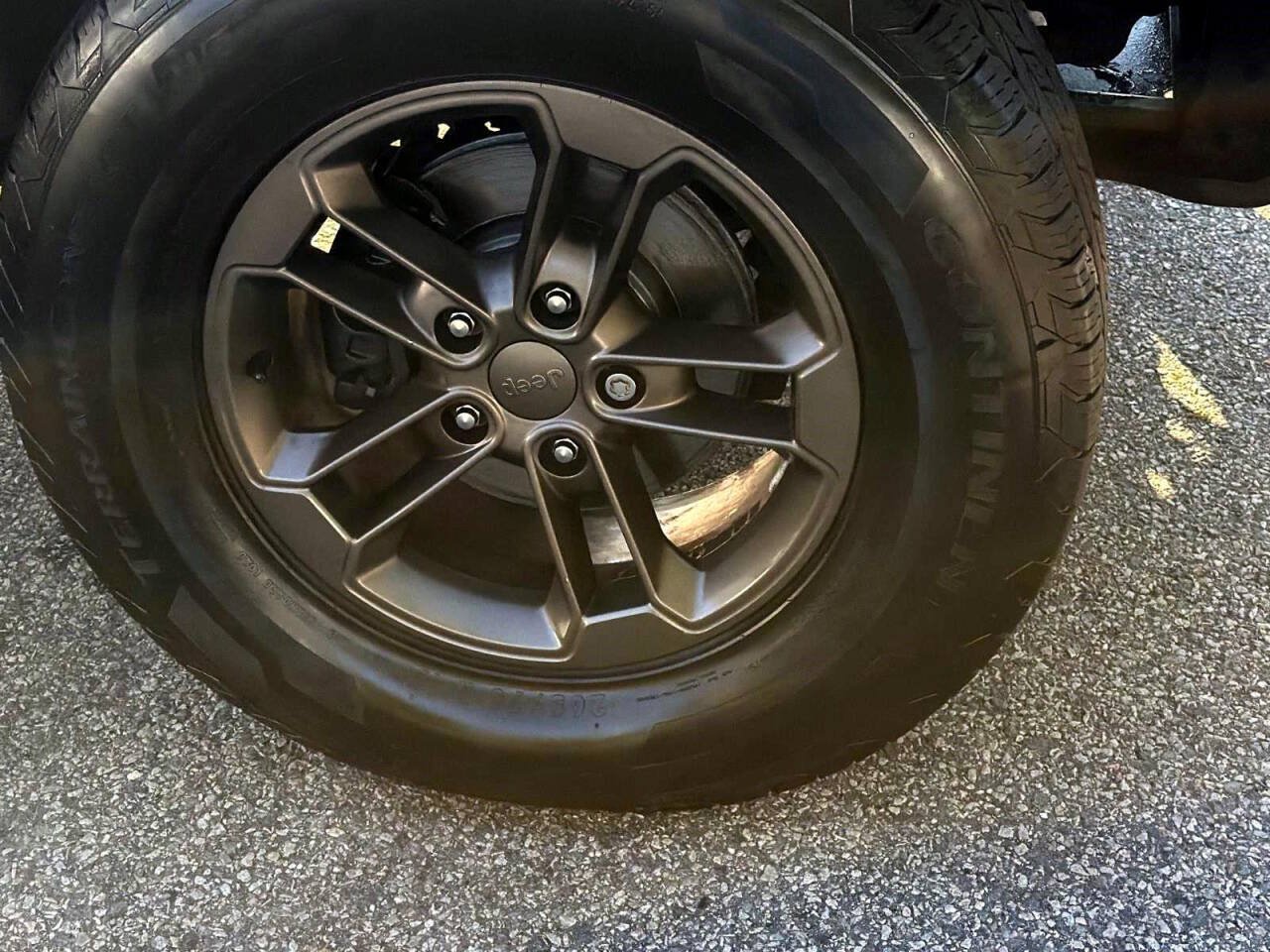 Used 2016 Jeep Wrangler Unlimited Sahara AWD/4WD image 6
