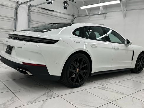 Certified 2024 Porsche Panamera 4 image 8