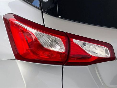 Used 2021 Chevrolet Equinox LT image 28