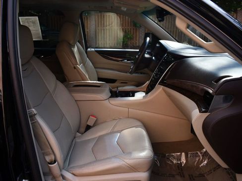 Used 2016 Cadillac Escalade Premium image 23