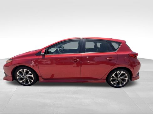 Used 2018 Toyota Corolla iM FWD image 8