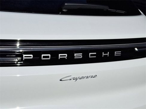 New 2026 Porsche Cayenne image 23