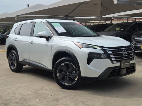 Certified 2025 Nissan Rogue SV FWD image 1