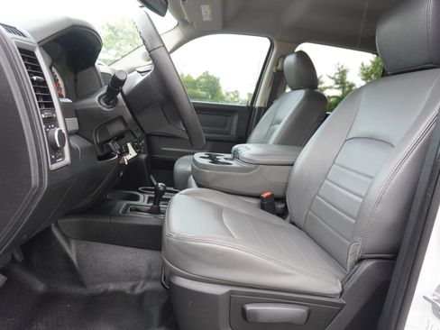 Used 2014 RAM 2500 Tradesman w/ Chrome Appearance Group AWD/4WD image 9