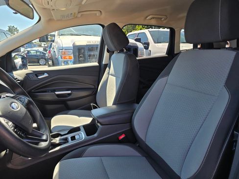 Used 2017 Ford Escape SE w/ Equipment Group 201A AWD/4WD image 20
