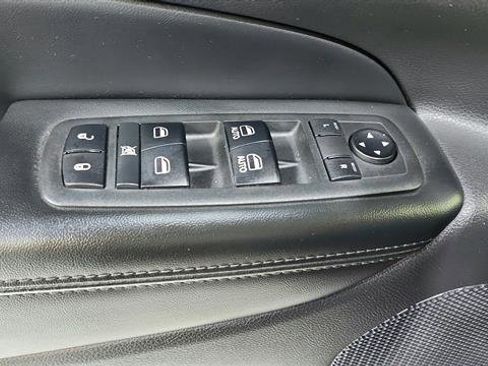 Used 2018 Jeep Grand Cherokee Laredo RWD image 18