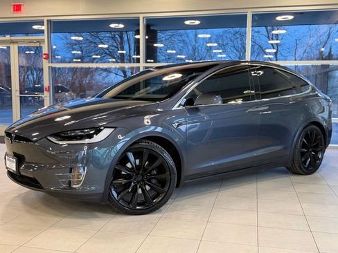 Used 2017 Tesla Model X 90D image 2