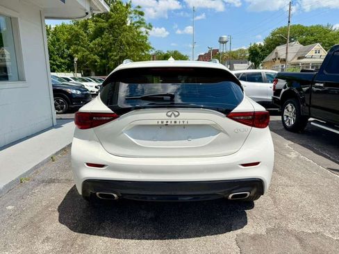 Used 2017 INFINITI QX30 Premium w/ Technology Package FWD image 17