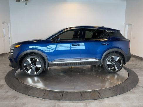 Used 2025 Nissan Kicks SR AWD/4WD image 5