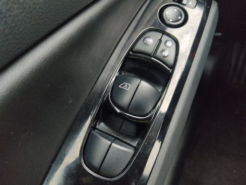 Used 2025 Nissan Altima 2.5 SR FWD image 27