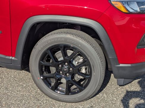 New 2026 Jeep Compass Latitude image 10