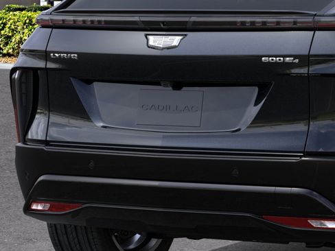 New 2026 Cadillac Lyriq Signature Sport w/ LPO, Floor Liner Package AWD/4WD image 14