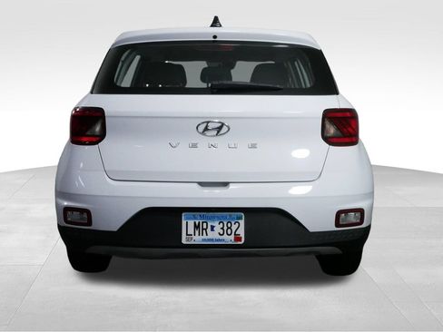 Used 2021 Hyundai Venue SE FWD image 9