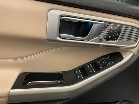 Used 2021 Ford Explorer Limited w/ Equipment Group 301A image 15