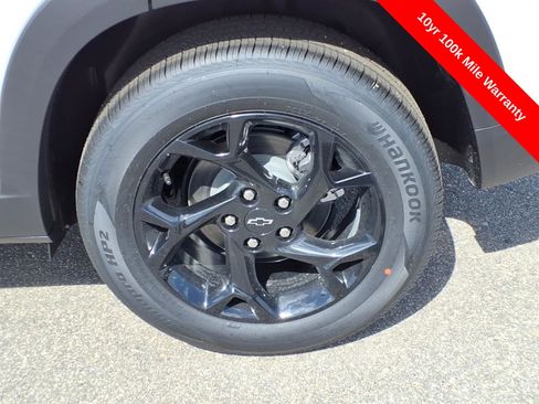 New 2026 Chevrolet Trax LT w/ Driver Confidence Package FWD image 11