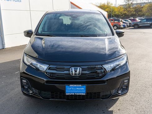 New 2026 Honda Odyssey Touring image 3