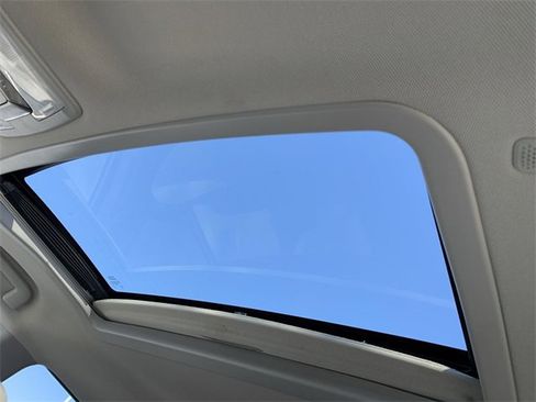 Used 2020 Toyota Sienna Limited image 30