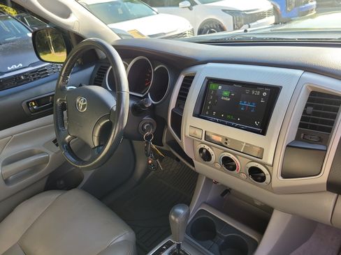 Used 2010 Toyota Tacoma PreRunner w/ TRD Sport Pkg RWD image 8