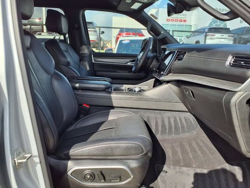 Used 2024 Jeep Wagoneer Series II w/ Flexible Seating Group AWD/4WD image 18