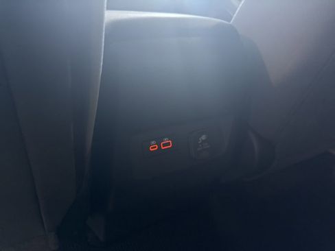 Used 2025 Nissan Frontier SV w/ SV Convenience Package image 16