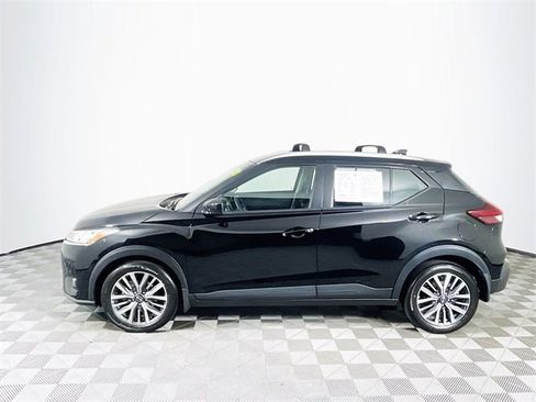 Used 2024 Nissan Kicks SV w/ Exterior Package image 5