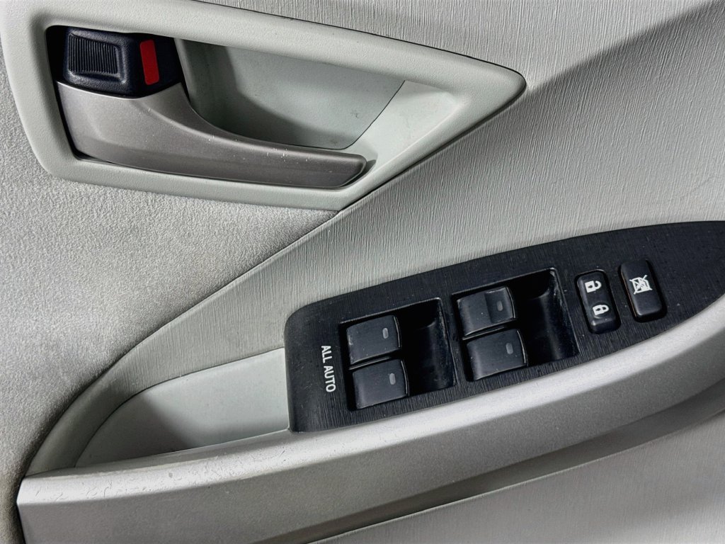 Used 2014 Toyota Prius Three FWD image 21
