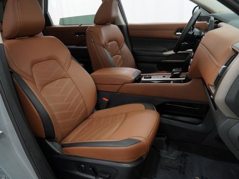 Used 2024 Nissan Pathfinder Platinum w/ Cargo Package image 52