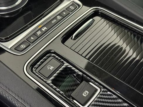 Used 2019 Jaguar F-PACE Prestige AWD/4WD image 31
