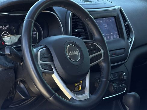 Used 2020 Jeep Cherokee Latitude image 11