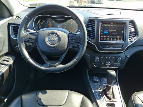 Used 2019 Jeep Cherokee Trailhawk image 11