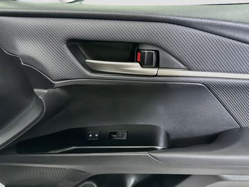 Used 2025 Toyota Camry SE w/ Convenience Package FWD image 31