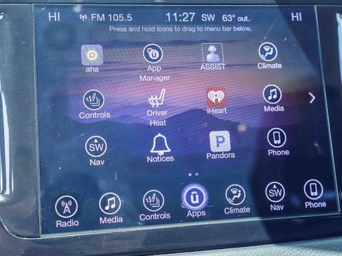 Used 2017 Chrysler Pacifica Touring-L w/ Tire & Wheel Group FWD image 4