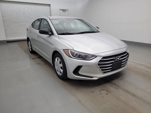 Used 2018 Hyundai Elantra SE w/ Cargo Package image 13