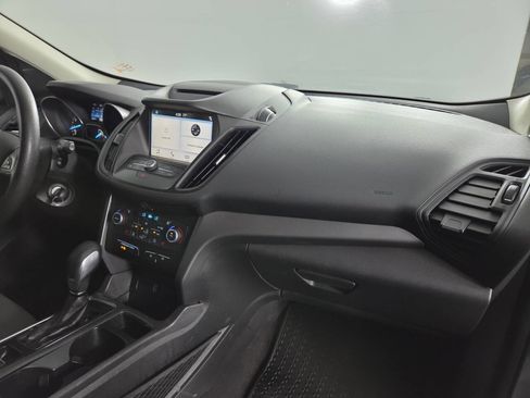 Used 2018 Ford Escape SE w/ SE Sync 3 Package AWD/4WD image 31