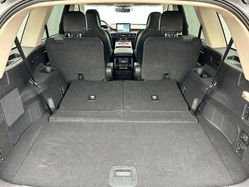 Used 2022 Lincoln Aviator Reserve w/ Equipment Group 201A AWD/4WD image 11